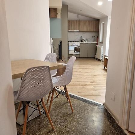 Cozy Apartment Near City Center Бухарест Экстерьер фото